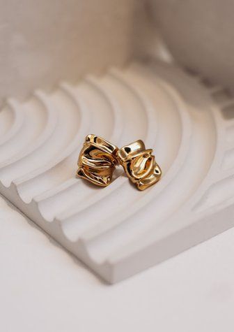 Сережки жаті квадрат